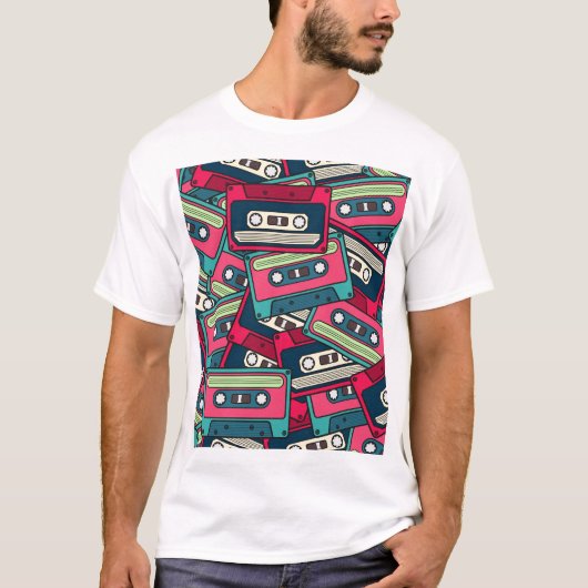 カセットテープカラフル:不規則パターン。 Tシャツ (正面)