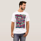 カセットテープカラフル:不規則パターン。 Tシャツ (正面フル)
