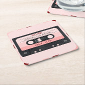 カセットテープピンクレトロ誕生日パーティー スクエアペーパーコースター (アングル)
