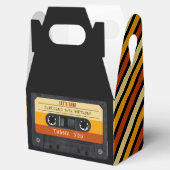 カセットテープピンクレトロ誕生日パーティー フェイバーボックス (オープン)