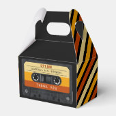 カセットテープピンクレトロ誕生日パーティー フェイバーボックス (正面サイド)