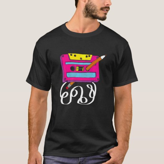カセットテープペンシル1980sレトロヴィンテージスローバック tシャツ (正面)