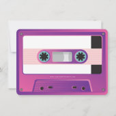 カセットテープモダンヴィンテージディスコ誕生日パープル 招待状 (裏面)