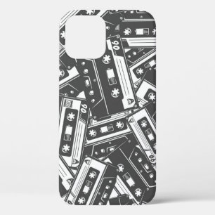 カセットテープ:モノクロヴィンテージパターン iPhone 12ケース