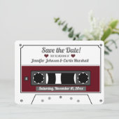 カセットテープ ワインレッド 結婚式 Save the Date 招待状 (スタンド正面)