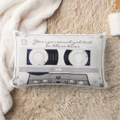 カセットテープ – 白 –  ランバークッション (ブランケット)