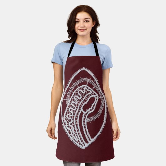 カソリッ賛美クヴァージンメアリー、レース エプロン (着用した状態)