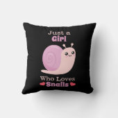 カタツムリが大好きな少女 クッション (裏面)