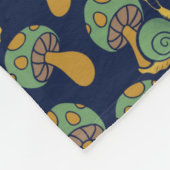 カタツムリとキノコレトロカタツムリのキノコ模様 フリースブランケット (角)