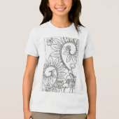 カタツムリと小さなハチに花が咲く トライブレンドTシャツ (正面)