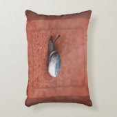 カタツムリのテラコッタのマクロ写真 アクセントクッション (正面(垂直))