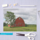 カタツムリの赤い納屋を守る一輪の木 薄葉紙 (クラフト)