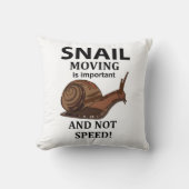 カタツムリ動物引用文タイポグラフィカタツムリ クッション (正面)