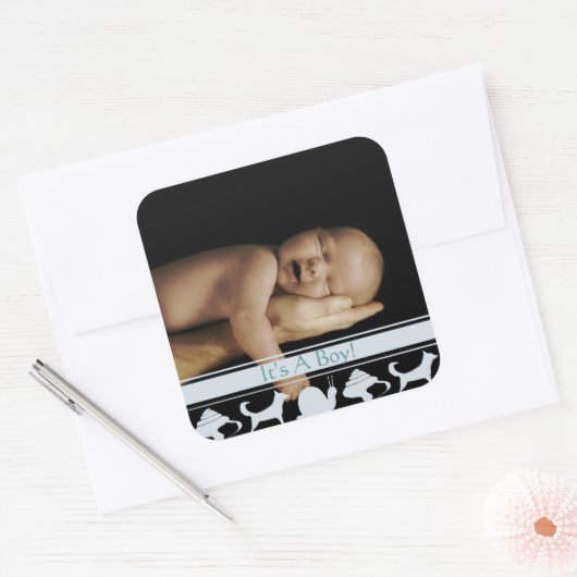 カタツムリ貝と子犬の尾の男の赤ちゃん写真 スクエアシール (封筒)