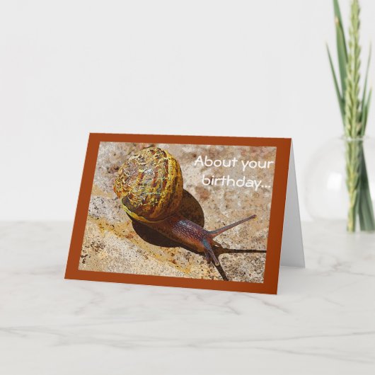 カタツムリ郵便の遅れて誕生日 カード (正面)