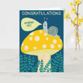 カタツムリIT魔法のキノコのカスタムおめでとう カード (黄色い花)
