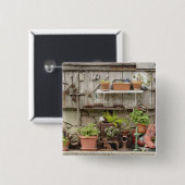 カタリーナ島の木垣に飾りをつけ 缶バッジ (正面&裏面)