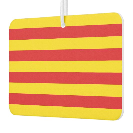 カタロニア国旗を掲げたカーエアーフレッシュナー カーエアーフレッシュナー (左)