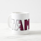 カタールのタイポグラフィの旗のTamimの首長はハートを着色します コーヒーマグカップ (正面左)