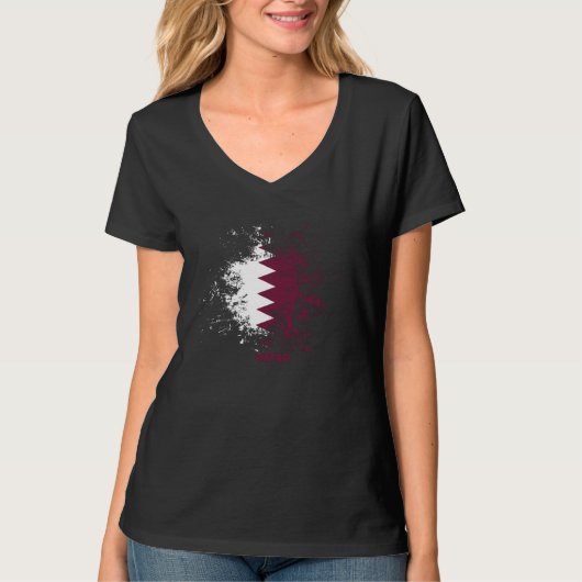 カタール水彩国旗、ヴィンテージカタール国旗 Tシャツ (正面)