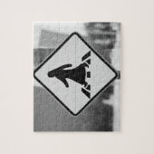 カタール、アドダハ、ドーハ。アラビア人歩行者3 ジグソーパズル (縦)