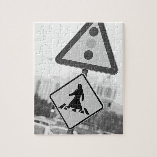 カタール、ドーハ。アラビア歩行者2 ジグソーパズル (縦)