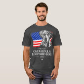 カタ誇りを持ったウラレオパドドッグパパ米国国旗 Tシャツ (正面フル)