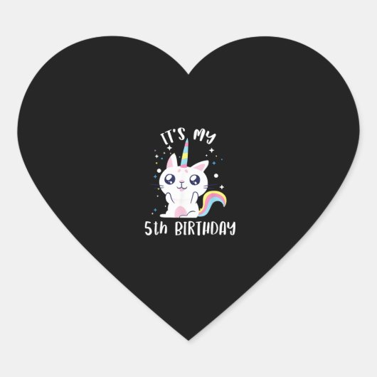 カチコーンかわいいネコUnicorn年齢5 Tシャツ ハートシール (正面)