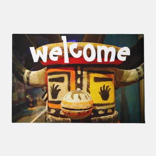 カチーナドールかわいい顔フォトウェルカムタイポグラフィ ドアマット (正面)