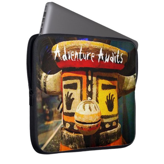 カチーナドール顔フォトアドベンチャー可愛はっきりしたい ラップトップスリーブ (正面右)