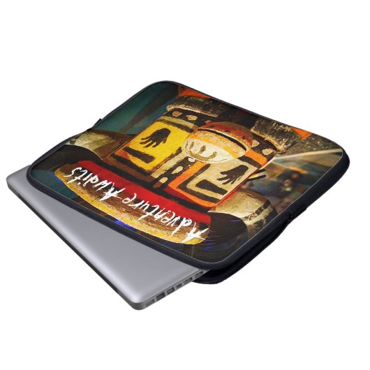 カチーナドール顔フォトアドベンチャー可愛はっきりしたい ラップトップスリーブ (正面下部)