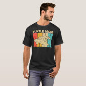 カッコいいカメ母ウミガメ水中競技アニメーション Tシャツ (正面フル)