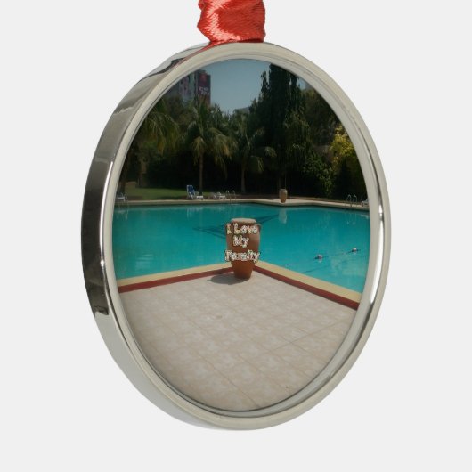 カッコいいハクナマタプールサイド私は私の家族を愛する.jpg メタルオーナメント (右)