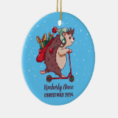 カッコいいハリホッグのクリスマススノーウィー冬の休日 セラミックオーナメント (右)
