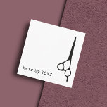 カッコいいミニマル白黒美容師 スクエア名刺<br><div class="desc">黒いカッコいいはさみアイコンでカスタマイズ可能な名刺テンプレート。モダンエレガントデザイン、髪のサロン、美容師、美容師に最適。</div>