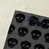 カッコいい名前をカスタムする白黒グレースカルパターン ビーチタオル (インサイチュ)