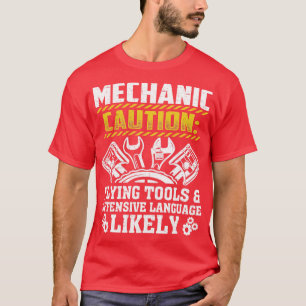 カッコいい整備士男性へドラッグレース車庫 Tシャツ