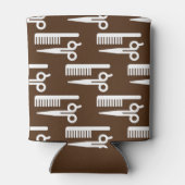 カッコいい美容師茶色の背景はさみ 缶クーラー (裏面)