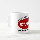 カッコいい101歳の誕生日のデザイン コーヒーマグカップ (正面左)