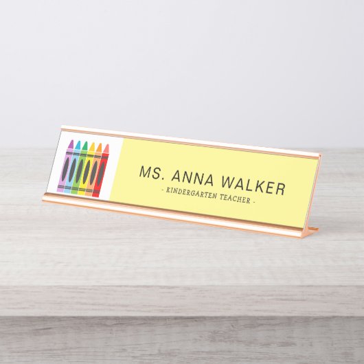 カットクレカラフルヨンズ幼稚園先生 デスクネームプレート (正面)