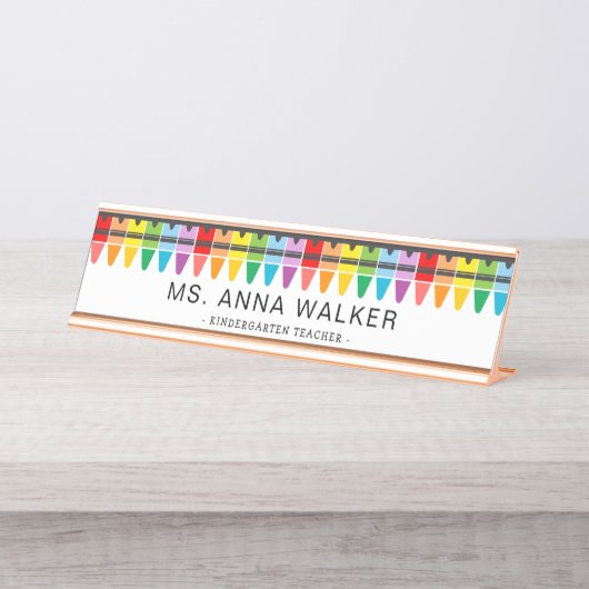 カットレインカラフルボークレヨンズ幼稚園先生 デスクネームプレート (正面)
