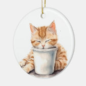 カップかわいらしに眠るオレンジ虎猫子猫 セラミックオーナメント (左)