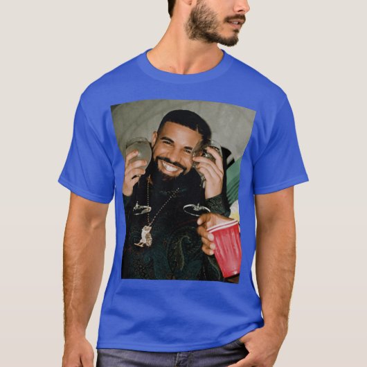 カップとリングのDrakeラッパー Tシャツ (正面)