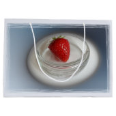 カップに入ったイチゴ ラージペーパーバッグ (裏面)