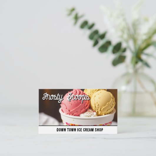 カップに入るアイスクリームのスクープ 名刺 (スタンド正面)