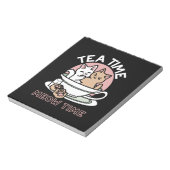 カップに猫ちゃんを丸める – 愛らしいティータイム ノートパッド (回転)