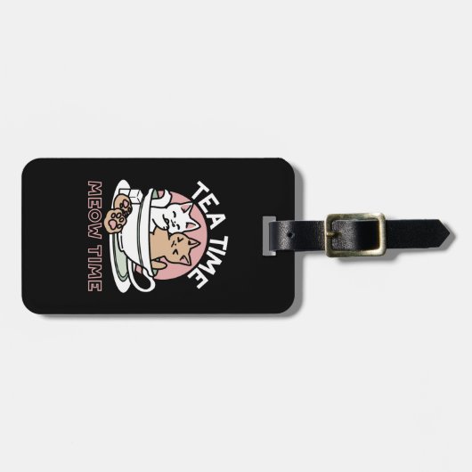 カップに猫ちゃんを丸める – 愛らしいティータイム ラゲッジタグ (正面横)