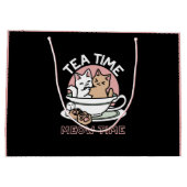 カップに猫ちゃんを丸める – 愛らしいティータイム ラージペーパーバッグ (裏面)