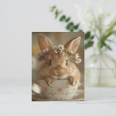 カップに花の冠を付けたかわいいバニー ポストカード (スタンド正面)