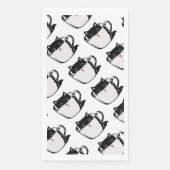 カップに赤い鼻を隠した黒い子猫 (正面)